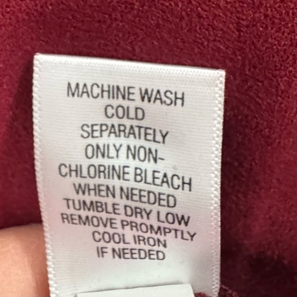 croft & barrow Women’s Blouse Long Sleeve Zip Up Shirt Blouse Burgundy Size M - Picture 11 of 11